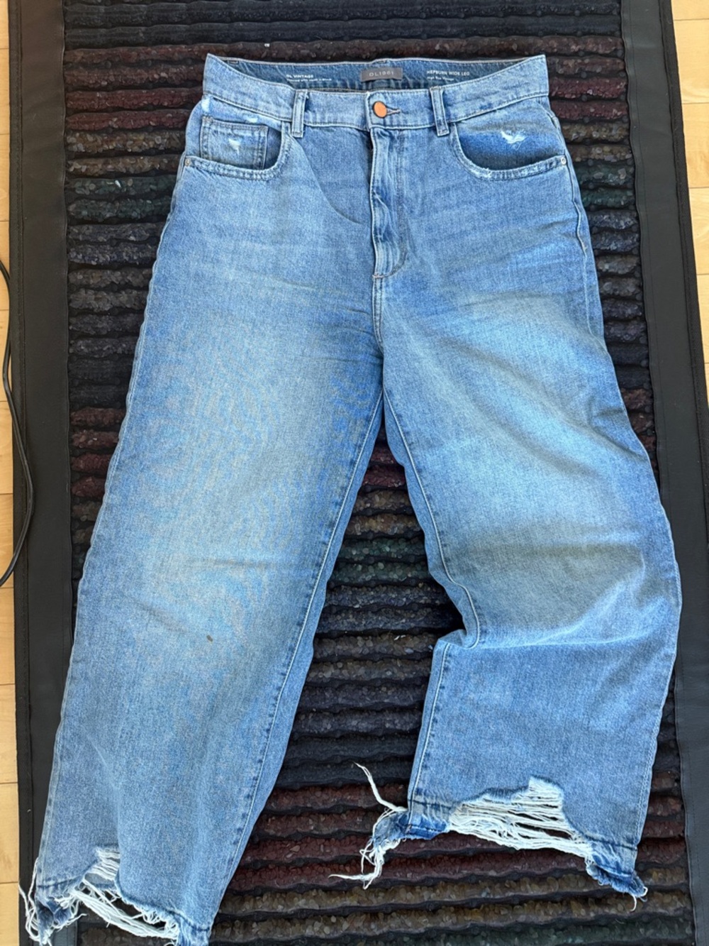 Hardly worn DL1961 Hepburn Wide Leg Jeans